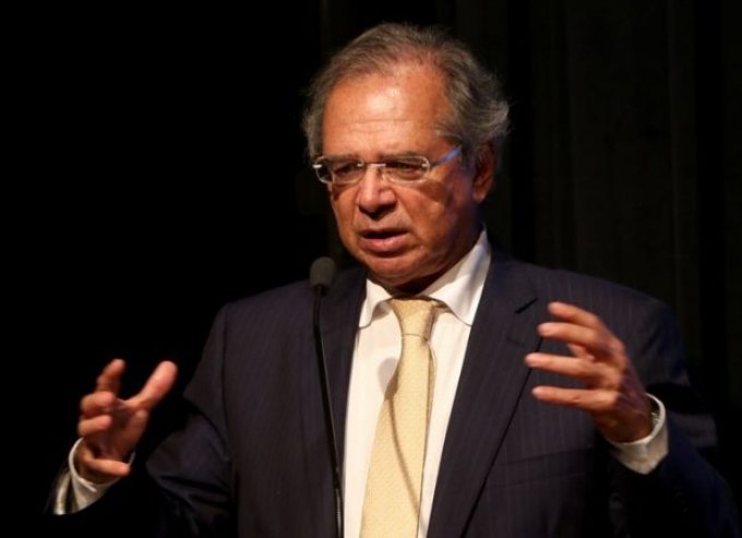 Pacote de Paulo Guedes congela salÃ¡rio de servidores por 1 ano e meio