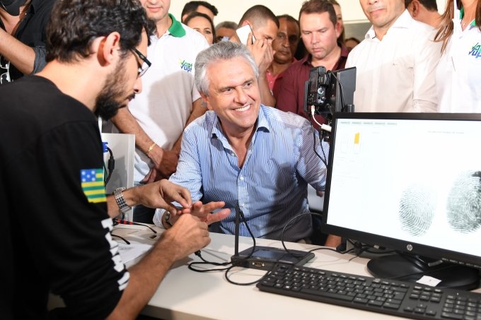 Governo de GoiÃ¡s inaugura Vapt Vupt de Itapaci