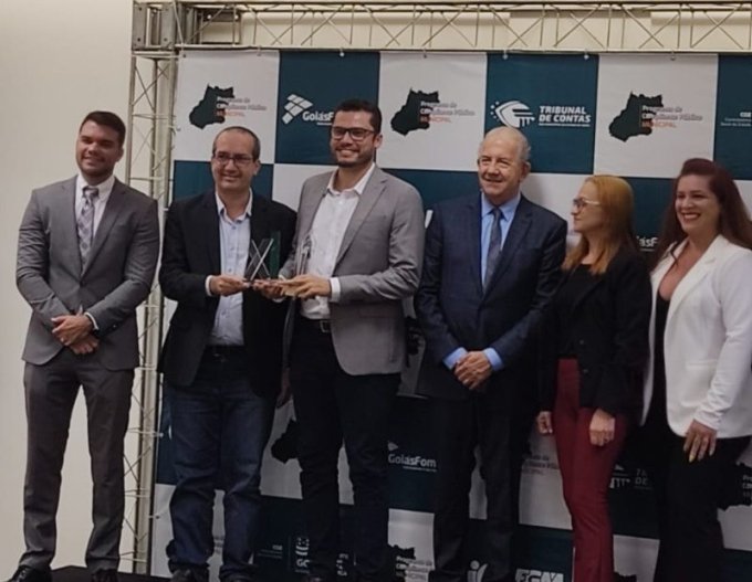 Prefeito Haroldo Naves de Campos Verdes Recebe Prêmio por Excelência em Compliance Municipal