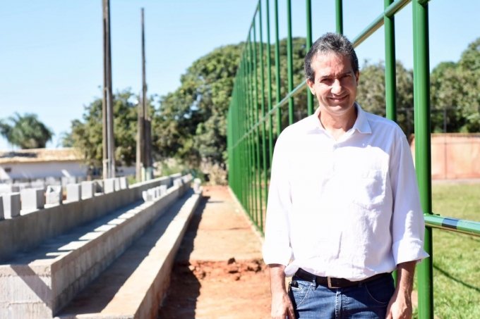 Prefeito Haroldo Naves vistoria obras do Campo Society com a Pista de Cooper