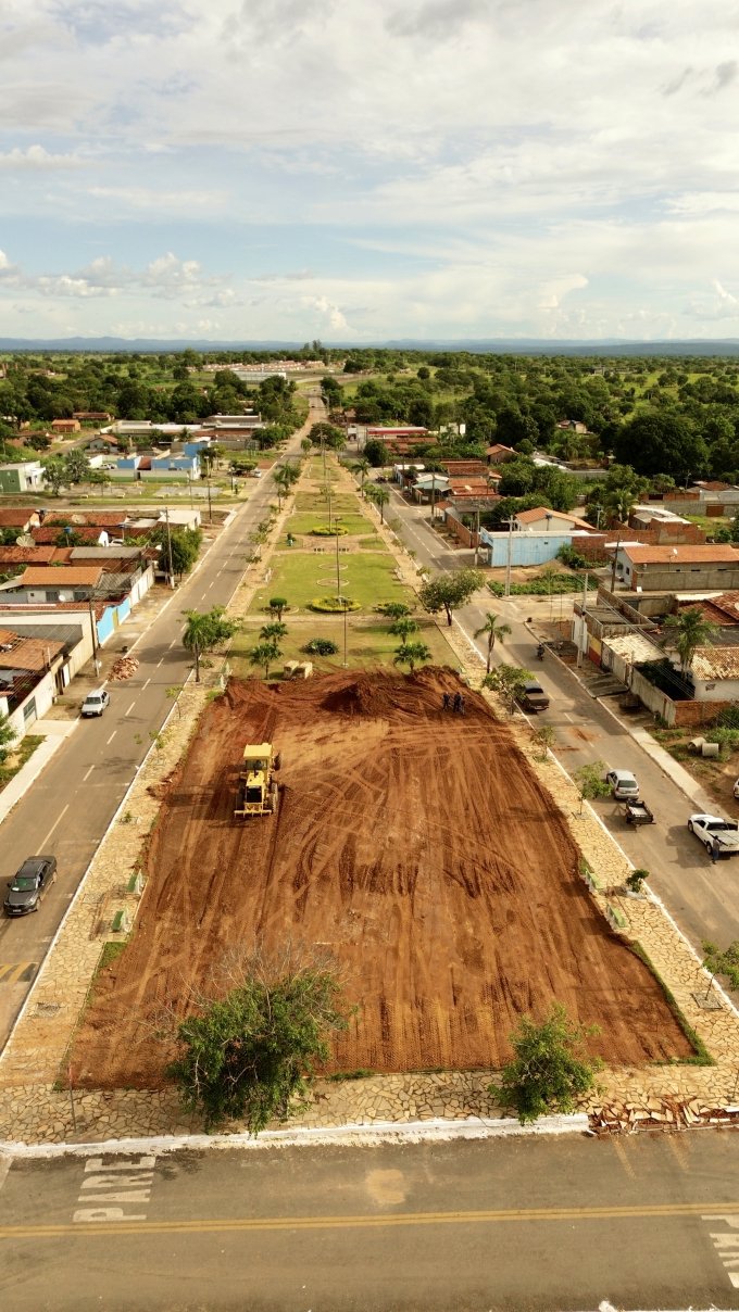 PREFEITURA INICIA PRIMEIRA ETAPA DA PRAÇA PRINCIPAL DE CAMPOS VERDES