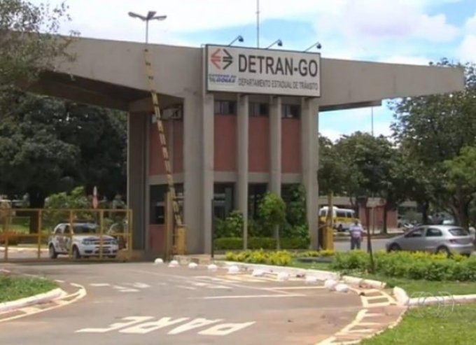 Com 700 mil processos parados, Detran retoma provas no interior do estado