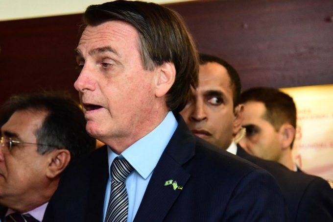 Bolsonaro bloqueia R$ 9 milhÃµes sÃ³ em GoiÃ¡s para produÃ§Ã£o de livros da educaÃ§Ã£o bÃ¡sica