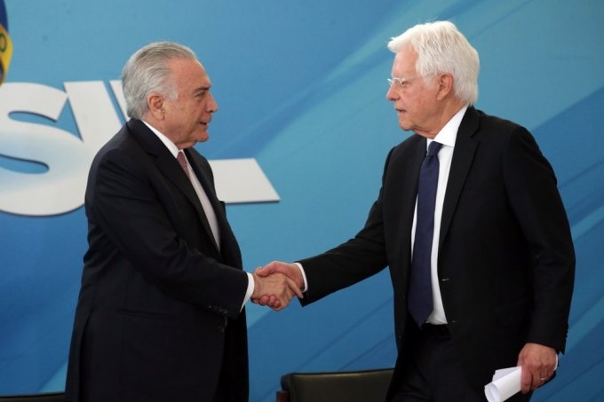 Michel Temer Ã© preso pela Lava Jato; PF faz buscas por Moreira Franco