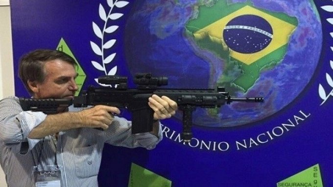 Chega a 70% a rejeiÃ§Ã£o do projeto de posse de armas de Jair Bolsonaro