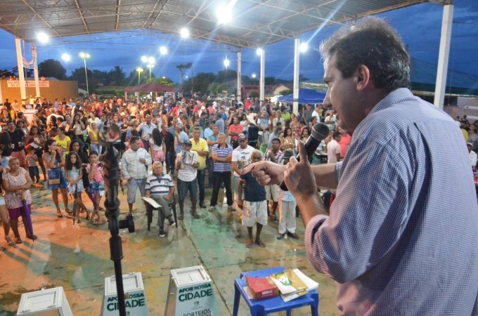 Entrega de obras e de prÃªmios marcam aniversÃ¡rio de Campos Verdes