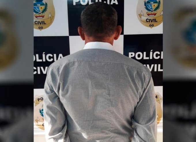Pastor Ã© preso apÃ³s estuprar e engravidar enteada de 15 anos