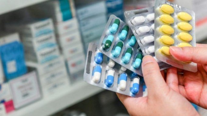 ApÃ³s suspensÃ£o, governo autoriza reajuste de atÃ© 5,2% nos preÃ§os dos medicamentos