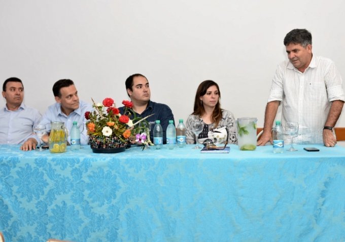 Barretinho dÃ¡ pontapÃ© inicial para levar UNOPAR para Nova CrixÃ¡s
