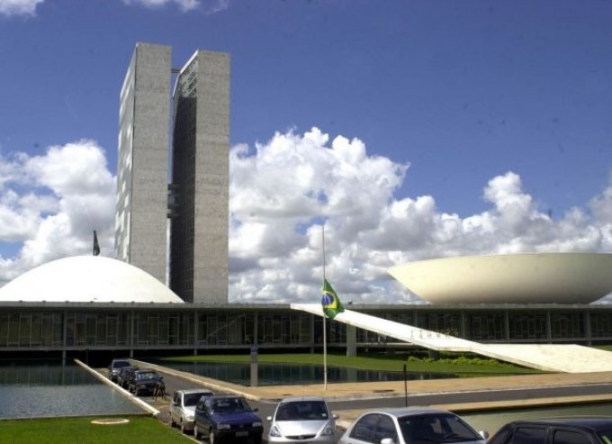 FHC, Lula, Ciro e OAB reagem contra apoio de Bolsonaro a ato anti-Congresso
