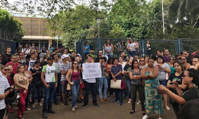 Com salÃ¡rios atrasados, professores da rede estadual podem paralisar atividades