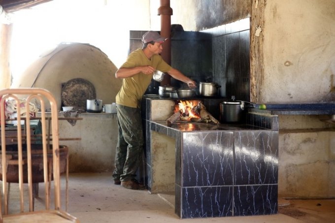 PreÃ§o do gÃ¡s e desemprego elevam uso da lenha para cozinhar no Brasil