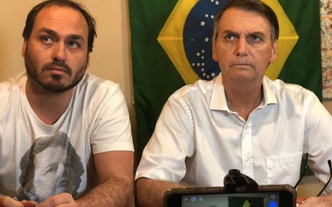 PF identifica Carlos Bolsonaro como chefe do esquema de fake news nas redes sociais