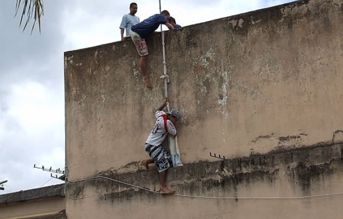Dos 270 presos que fugiram em GoiÃ¡s neste ano, 43% estÃ£o foragidos