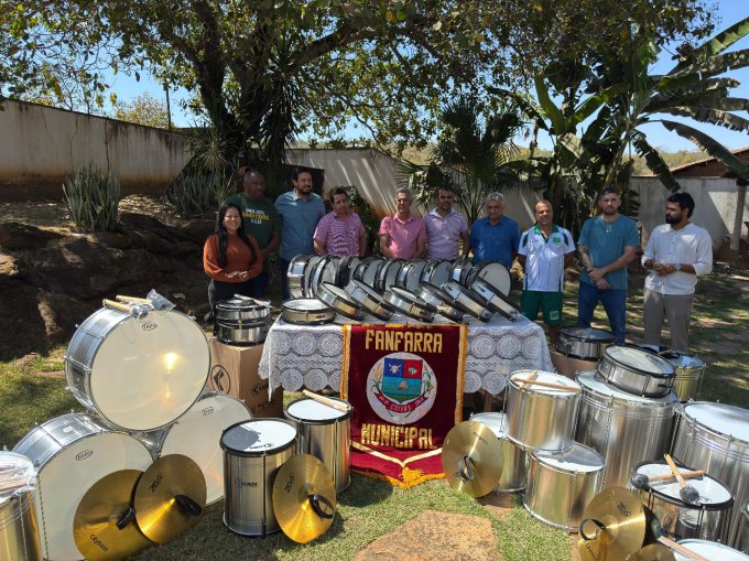 FANFARRA MUNICIPAL DE CRIXÁS ESTÁ DE VOLTA