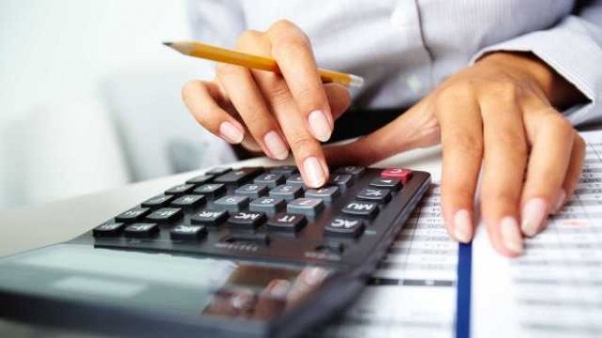 Em crise, um terÃ§o dos municÃ­pios deve fechar o ano com contas no vermelho