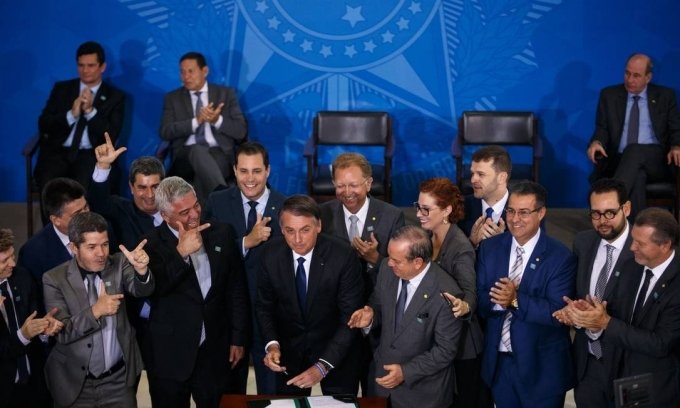 CCJ derruba decreto que flexibiliza porte de arma; matÃ©ria segue para o PlenÃ¡rio