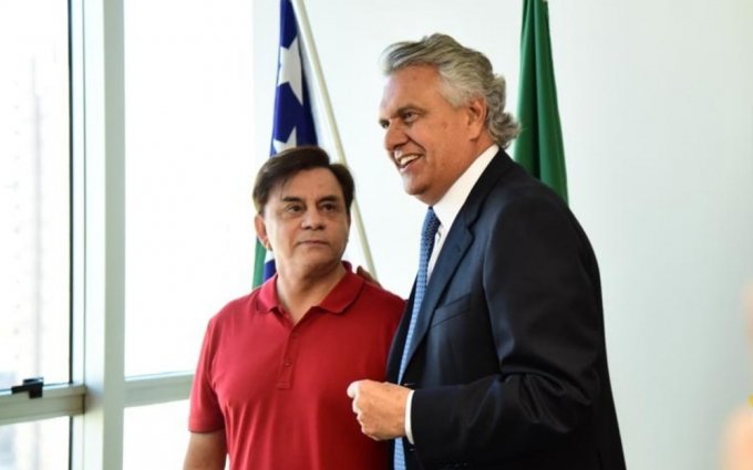 ChitÃ£ozinho Ã© nomeado 'Embaixador do Araguaia' por Caiado apesar de processo por danos ambientais Ã  regiÃ£o do rio