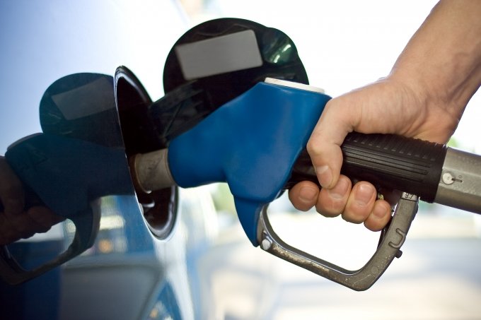 Governo dobra tributo e preÃ§o de gasolina pode aumentar em 0,41 centavos
