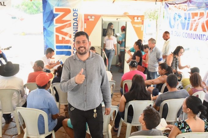 Vereador OnÃ­zio MarÃ§al leva projeto Unifan para CrixÃ¡s