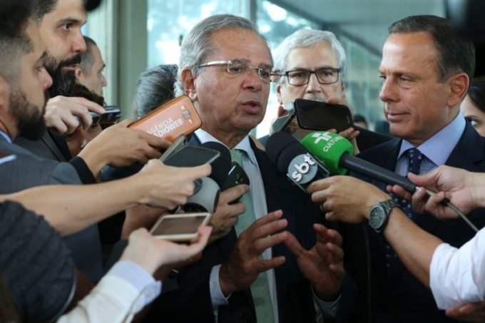 Proposta de reforma prevÃª pagamento de R$ 400 a idosos 'miserÃ¡veis' aos 60 anos