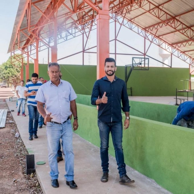 Prefeito SÃ¡vio Soares vistoria obra do Centro Poliesportivo