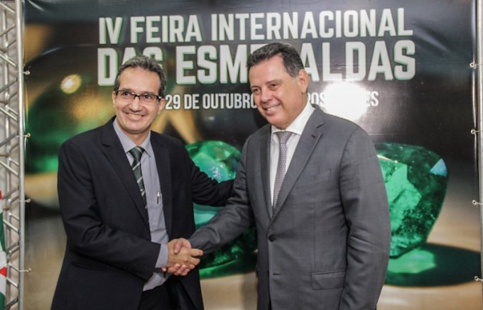 Feira das Esmeraldas de Campos Verdes resgata importÃ¢ncia do Estado no comÃ©rcio de pedras preciosas, afirma Marconi