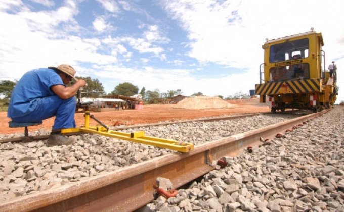 ConsÃ³rcio Petrocity apresenta projeto para construir ferrovia entre Campos Verdes (GO) e UnaÃ­ (MG)