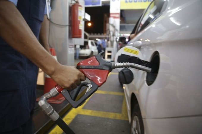 PreÃ§o da gasolina sobe pela 4Âª semana e acumula alta de 3,5% em um mÃªs