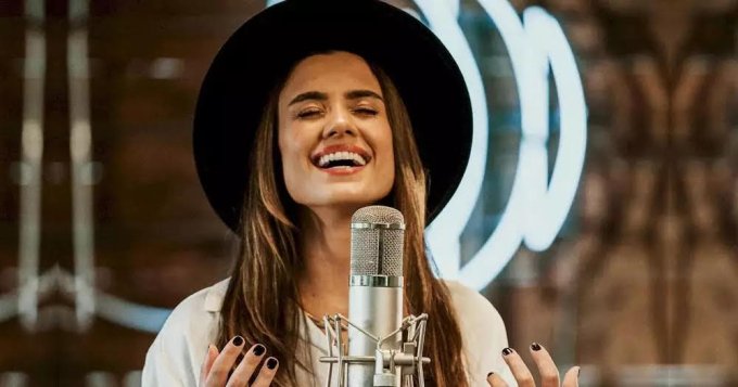 CRIXAS CELEBRA A FÉ NO DIA DO EVANGÉLICO COM SHOW DE ISADORA POMPEO