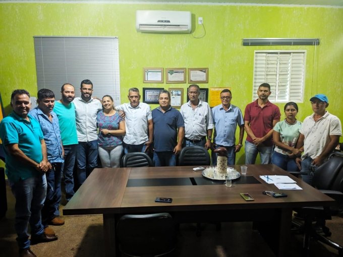 Prefeito SÃ¡vio mostra forÃ§a e mantÃ©m base unida