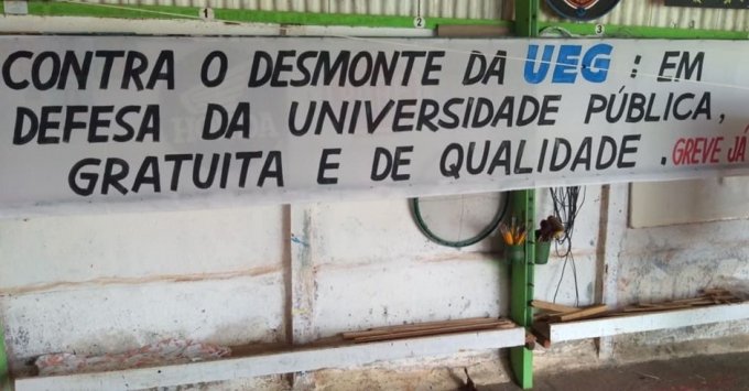 Unidades da Universidade Estadual de GoiÃ¡s sinalizam greve