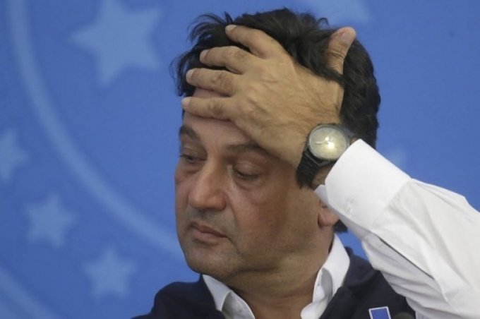 Bolsonaro escolhe Nelson Teich para substituir Mandetta na SaÃºde