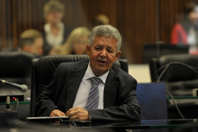 Deputado reclama de salÃ¡rio de R$ 25 mil: 