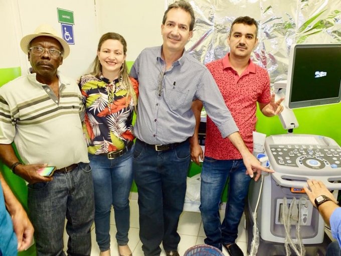 Prefeito Haroldo Naves entrega aparelho de ultrassom de Ãºltima geraÃ§Ã£o