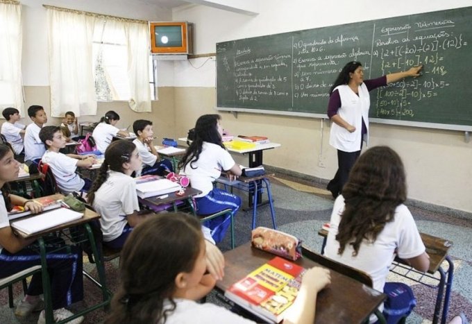 Brasil Ã© o paÃ­s que menos valoriza professores, diz estudo; China lidera