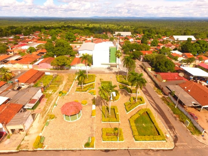 Prefeito paga em dia, valoriza servidores e movimenta economia de Campos Verdes